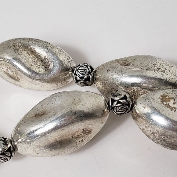 VINTAGE Hollow Silver Beaded Necklace Screw Clasp RARE FIND - Picture 3 of 7